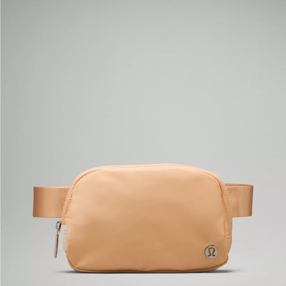 Lululemon Everywhere Belt Bag 1L- Summer Glow